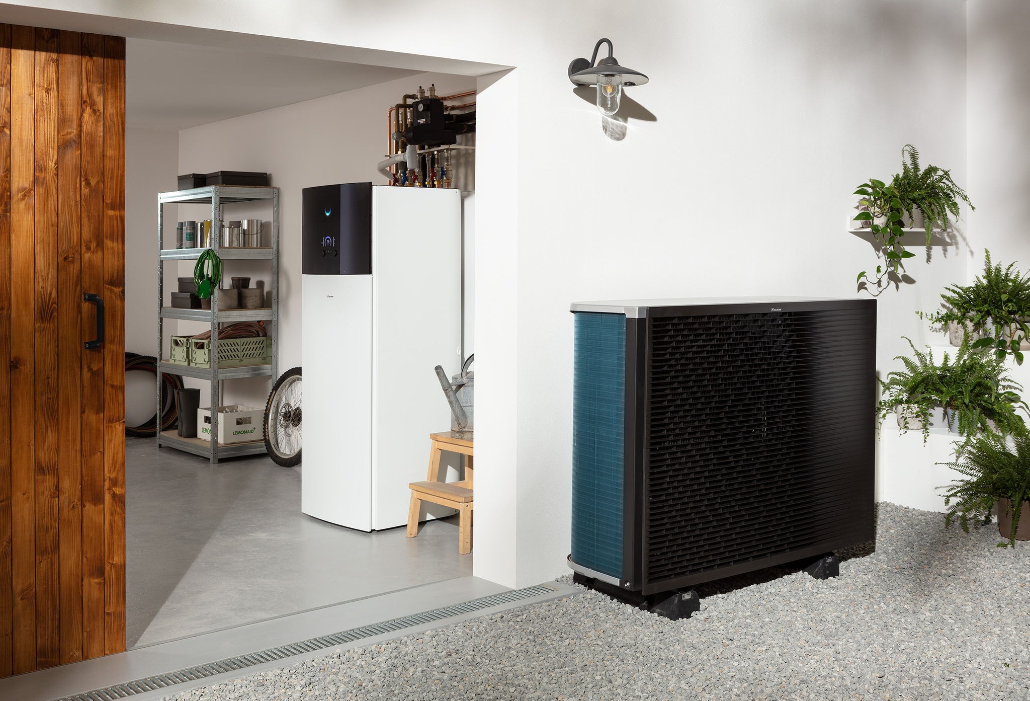 Daikin Altherma-warmtepomp geïnstalleerd in een opslagruimte