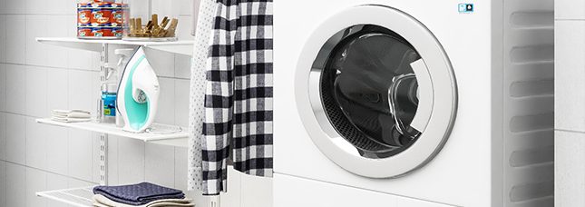 Machine à laver le linge dans une buanderie